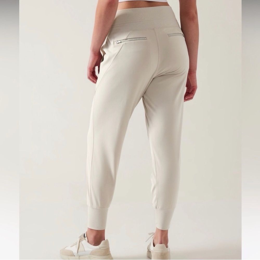 Athleta Venice Jogger Pants Women XL Beige MidRise Lightweight Travel Athleisure - Picture 2 of 13
